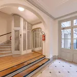 Very Spacious And Stylish Apartment At The Opera.