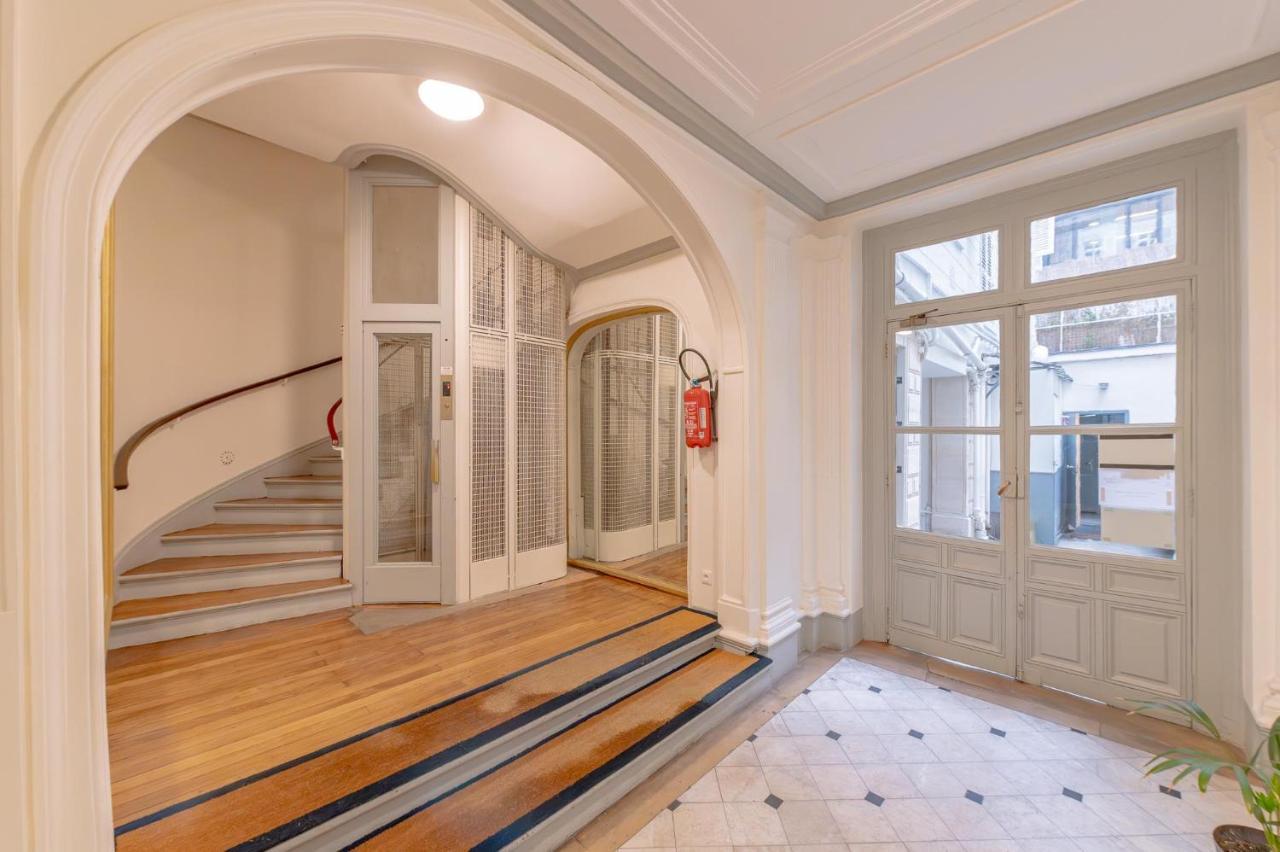 Very Spacious And Stylish At The Opera. *