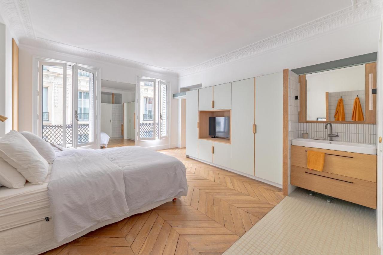 Very Spacious And Stylish At The Opera. Apartment
